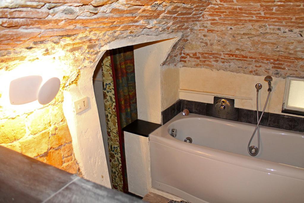 Torre Cepollini Hotel Albenga Bilik gambar